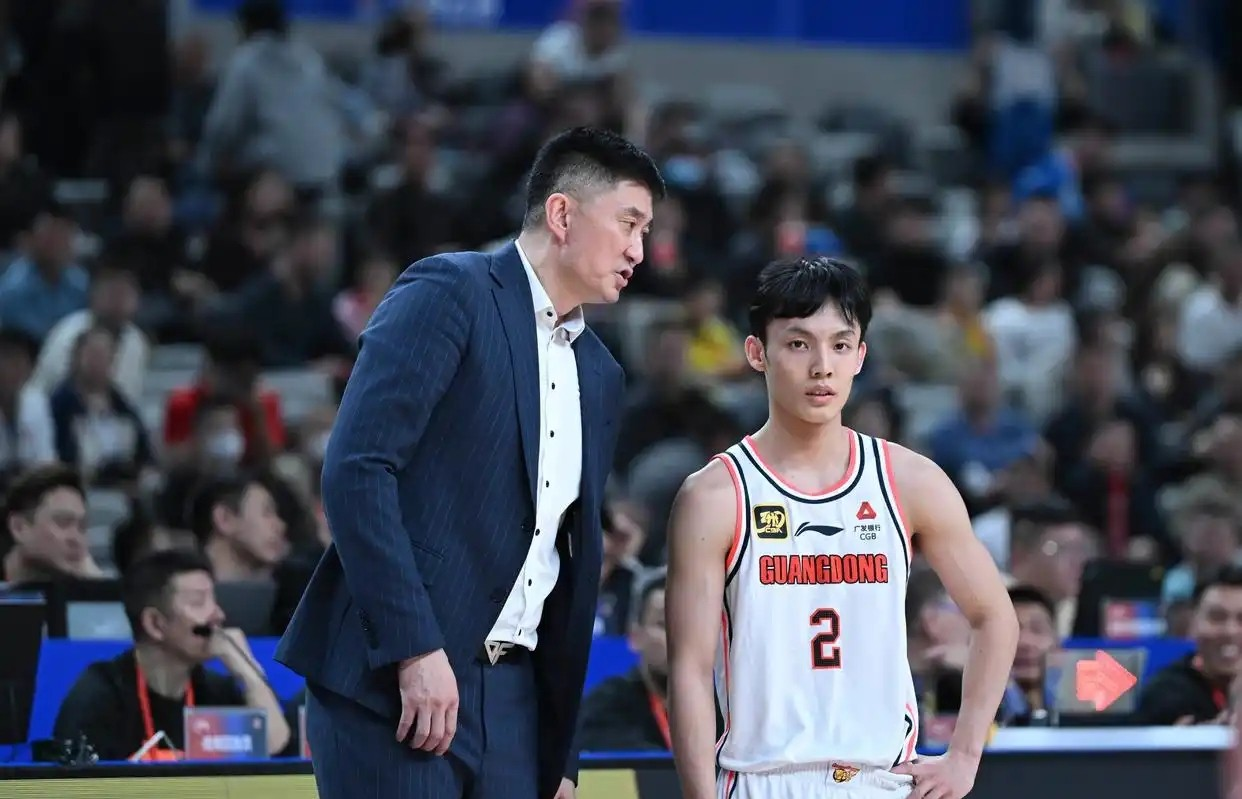 kaiyun体育平台-关于广东宏远国际比赛日队长鼓劲，志在意大利杯名次提升，引发热议，身体对抗强度拉满的信息