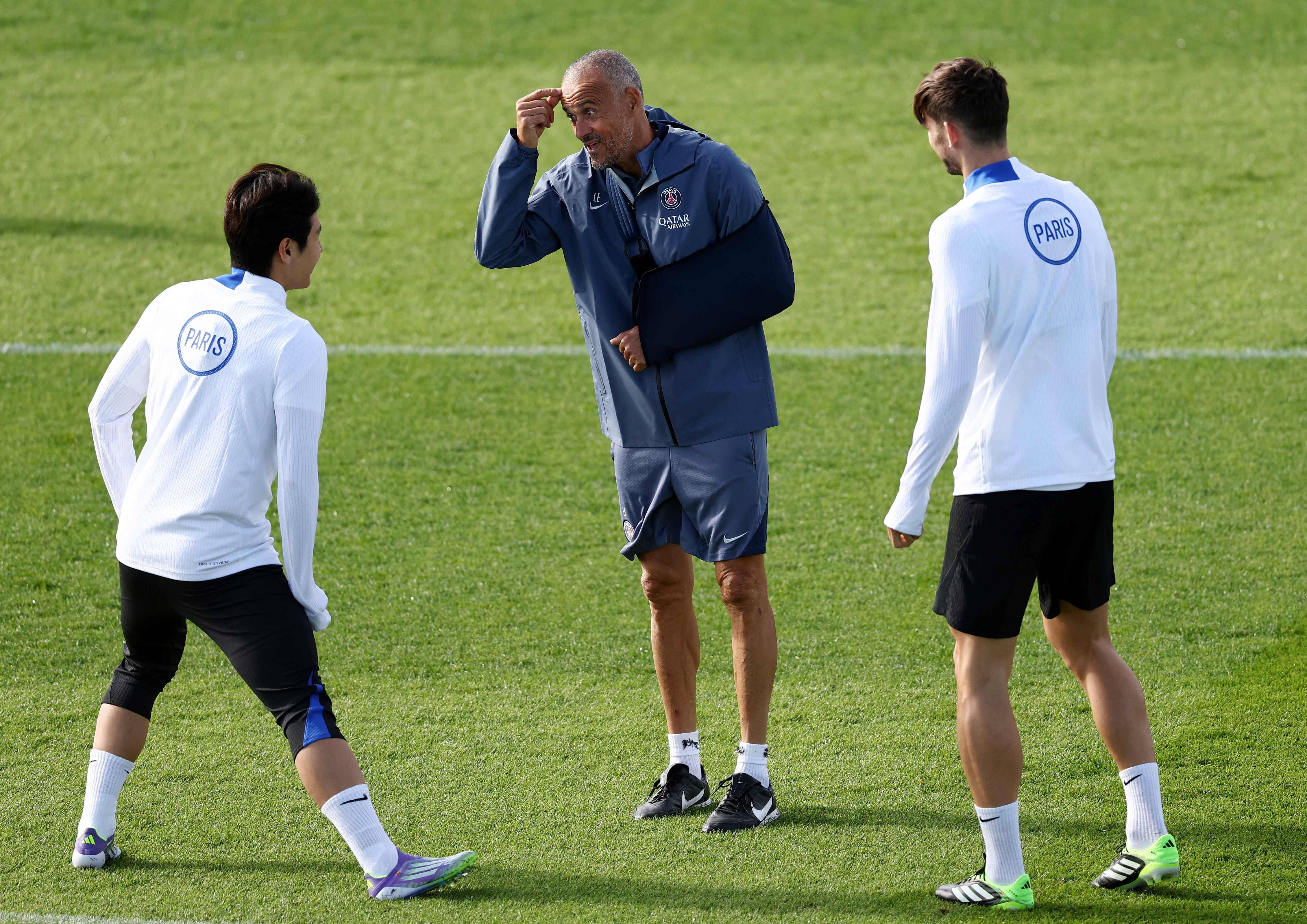 KAIYUN SPORTS-关于清晨巴黎圣日耳曼调整名单以备欧冠；内部沟通环节打磨；赛场秩序良好；训练强度明显提升的信息