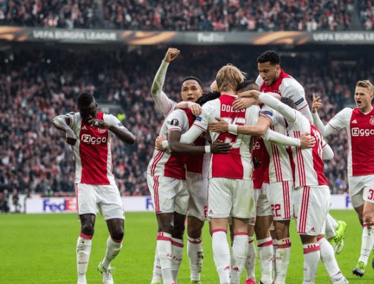 开云体育中国官网-今夜阿贾克斯备战德甲，刷新队史纪录细节曝光，压力陡增，训练强度明显提升的简单介绍